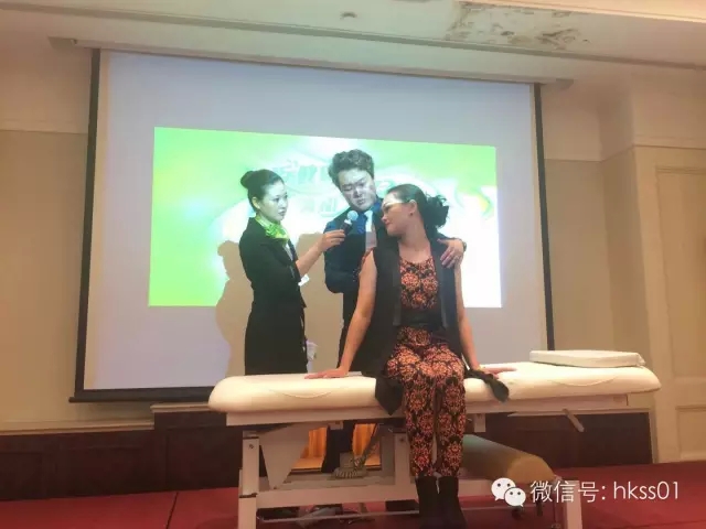 李橋博士為嘉賓做護理